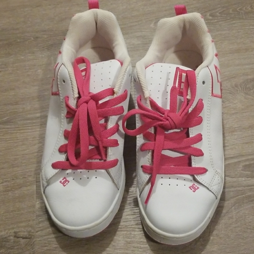 DC Sneakers